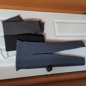 3 pair of Quince small leggings